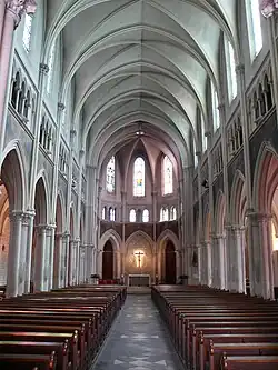 The nave facing the choir