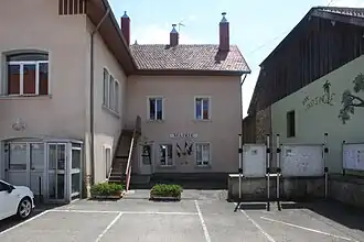 The town hall in Évillers