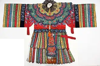 宮衣-Theatrical Robe for the Role of a Princess with a cloud collar motif.