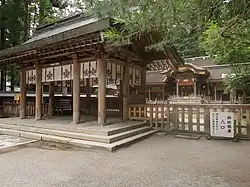 Prayer area (haisho) before the hei-haiden