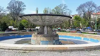 The Zodiac Fountain guards the parc entrance