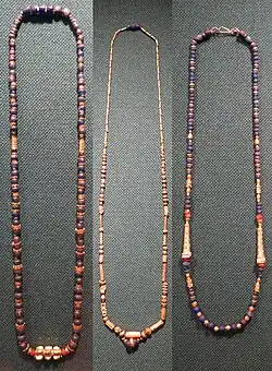 Necklaces made of gold, semi-precious stones, and glass (12th-15th century)