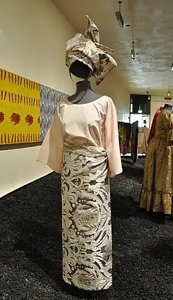 Simple Iro and Buba with Gele[181]