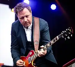 Andy Dunlop performing in 2018