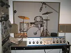 An example of a minimal microphone drum recording setup.