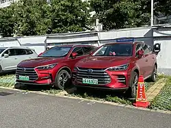 BYD Tang II DM-i (left) and DM (right)