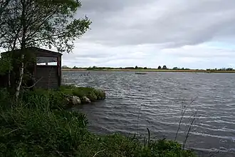 Birdwatchers' hut on Loch Spynie