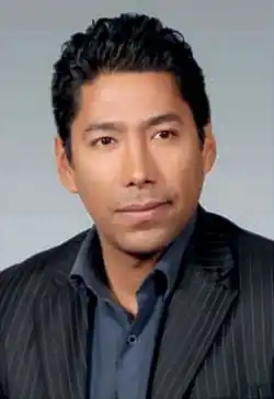 Headshot of Carlos Aparicio