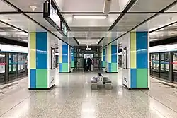 Line 10 counter-clockwise platform