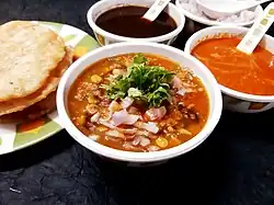 Sindhi Dal Pakwan.