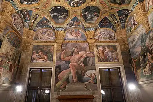 inscription of “HONESTO OCIO POST LABORES AD REPARANDAM VIRT[utem] QVIETI CONSTRVI MANDAVIT” “ordered this construction for his honest leisure after hard labours, to regain his strength in peace” bordering the room