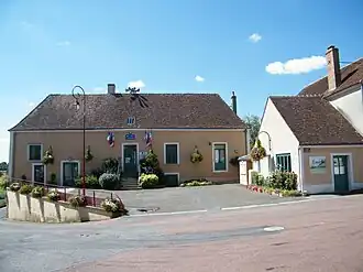 The town hall in Gréez-sur-Roc