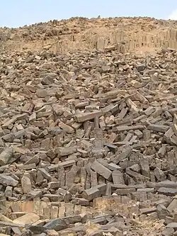 Ha-Minsara (The Sawmill): "baked" sandstone turned into hard quartzite