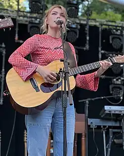 Mae performing at the Zuiderpark in Den Haag in 2022