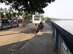 Taki, riverside road