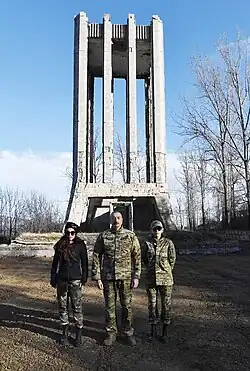 Ilham Aliyev with family in front of the mausoleum