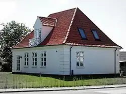 The former Kås Station