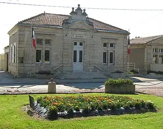 The town hall in Jau-Dignac-et-Loirac