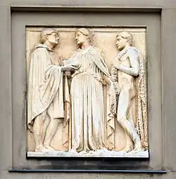 Signifies the development of Liverpool from a small fishing village to a thriving port.