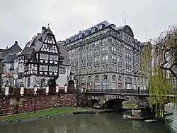 The Pont Saint-Étienne at the downstream end