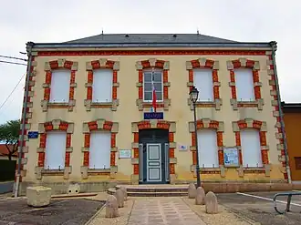 The town hall in Vauclerc