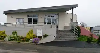 The town hall of Eslourenties-Daban