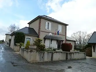 The town hall of Serres-Morlaàs