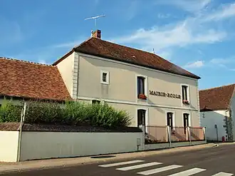 The town hall in Malay-le-Petit