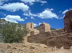 Ruins of Gisewa Pueblo and San José de los Jemez Mission Church.