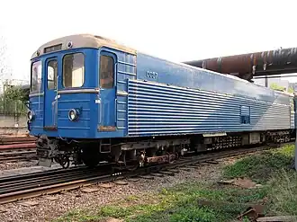 L battery-electric locomotive