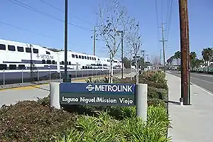 A train at Laguna Niguel/Mission Viejo station, 2008