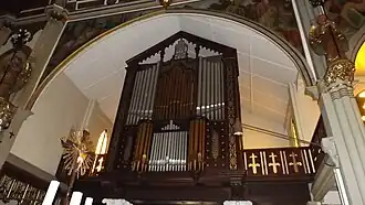 Organ in the right transept
