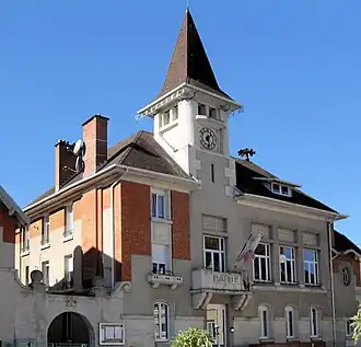 The town hall in Nomexy