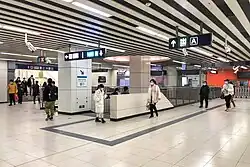 Line 10 north concourse