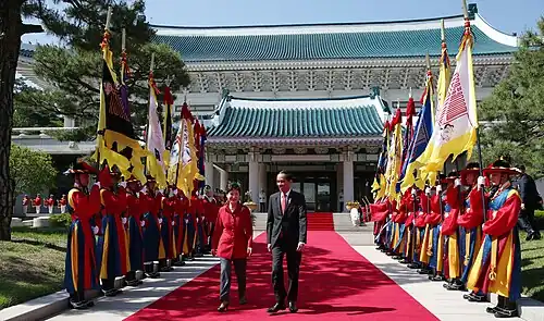 President Park Geun-hye and Indonesian President Joko Widodo (2016)