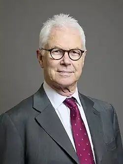 Official portrait Lord Hendy