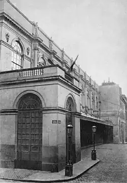 Perspective view of the façade on the Rue&nbsp;Le&nbsp;Peletier (c. 1870)