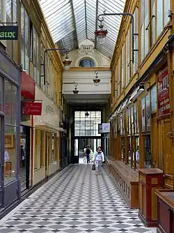 Passage looking towards the Rue de la Grange-Batelière