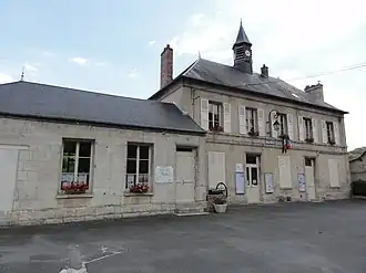 The town hall of Pernant