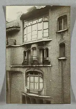 Early photo of the main façade, with original windows
