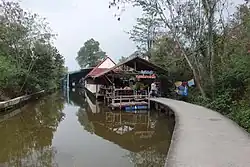 Bang Nam Phueng Floating Market
