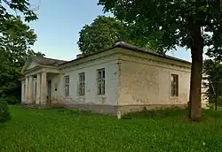 Coaching inn and former post office in Pikaristi.