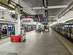 Line 6 platforms 1 and 3 (originating platform)