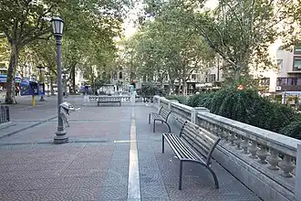 Promenade of the Gardens on the north side, next to the start of Rondeau St.