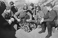 Soviet troops receiving instruction on the PM M1910/30