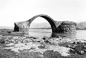 Zengid Ain Diwar Bridge. Built under Qutb al-Din Mawdud, from 1146 to 1163 CE. Cizre.[98]