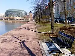 View to Ympyrätalo from Säästöpankinranta.