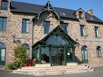 The town hall of Saint-Coulomb