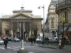 Street-level entrance at Saint-Philippe du Roule