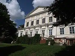 Salos Manor